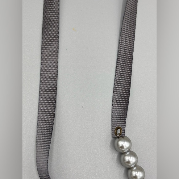 Elegant Gray Faux Pearls and Silver Fringe Necklace - Picture 3 of 9